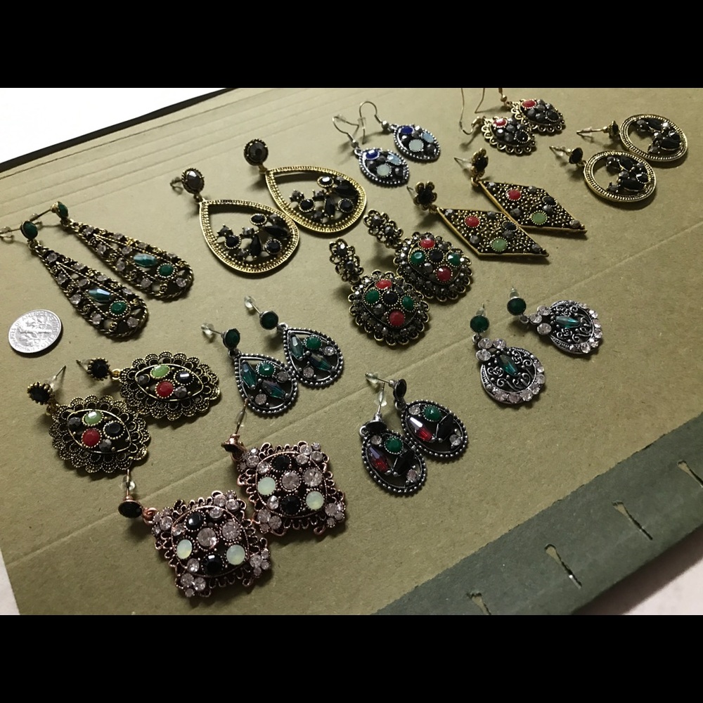 COPY - Lot of 8 Victorian style chandelier earri…